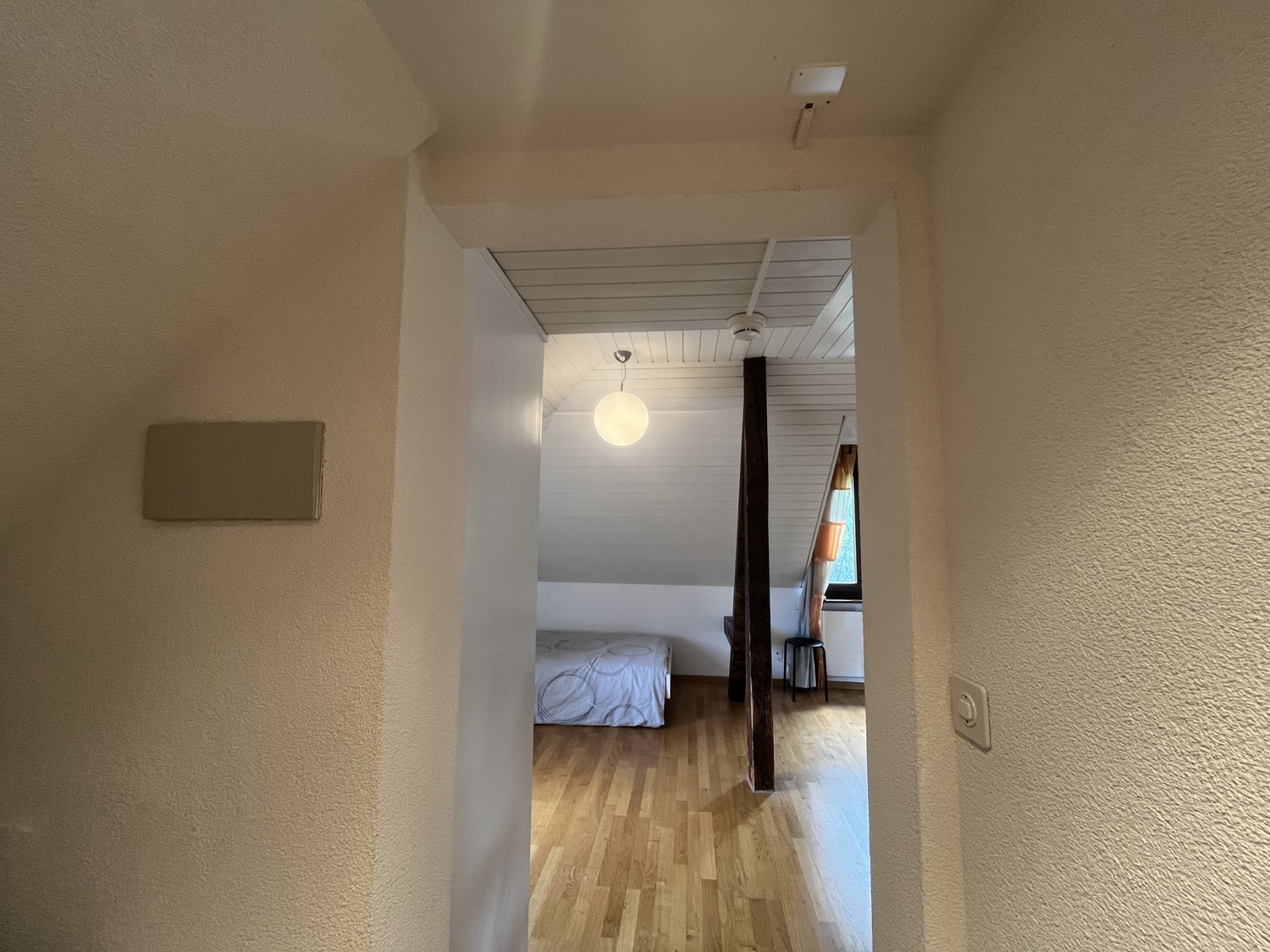 Chambre dans un appartement partagé