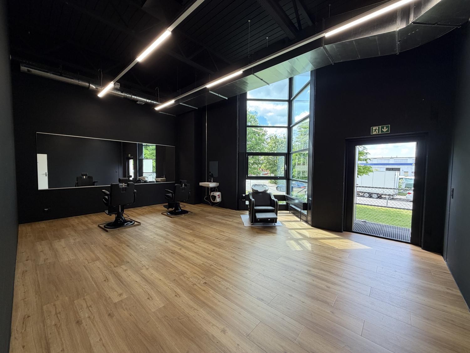 48-48m² commercial