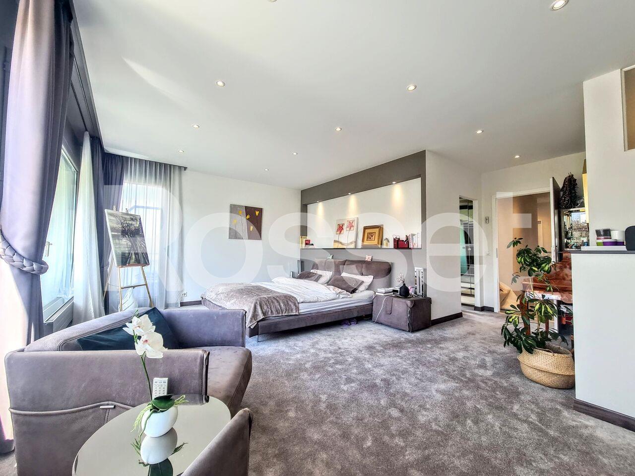 6 rooms apartment