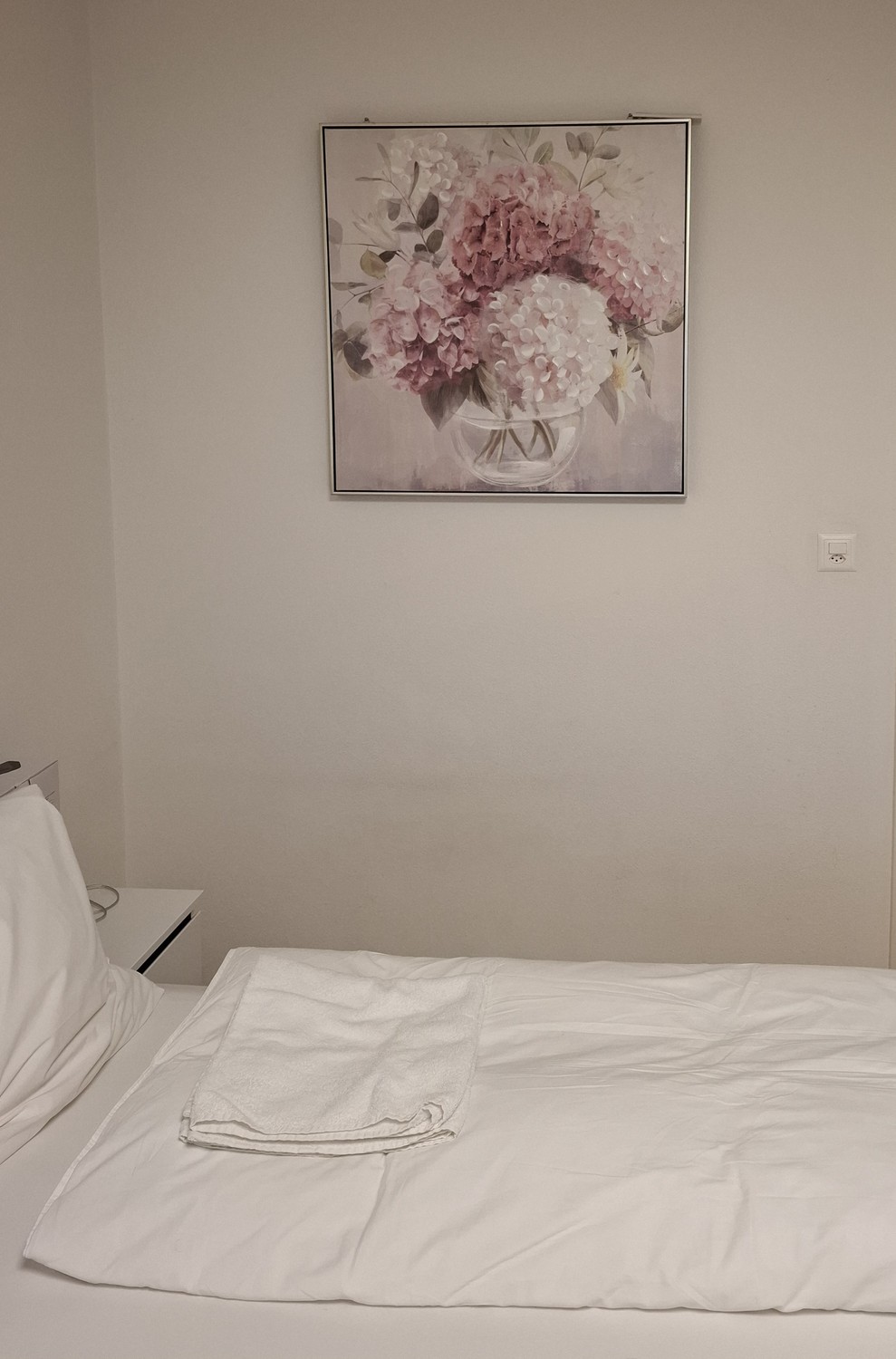 1 room apartment, Foto 2 von 2