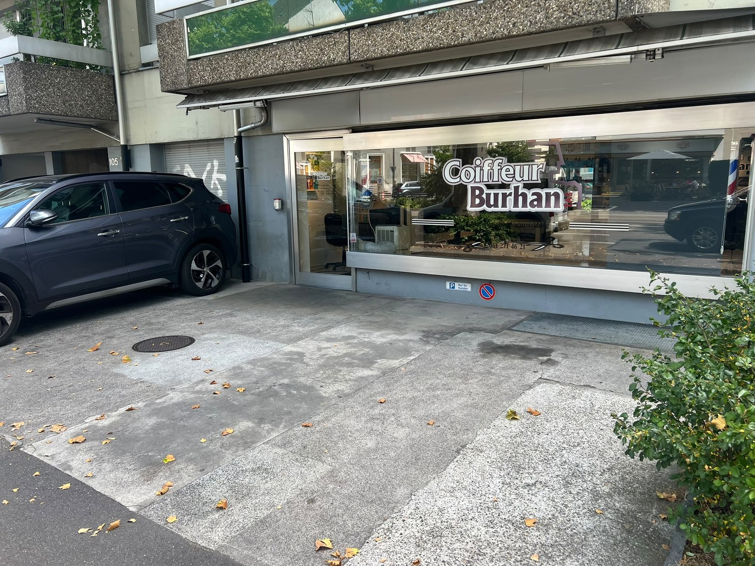 Commercial, Foto 1 von 3