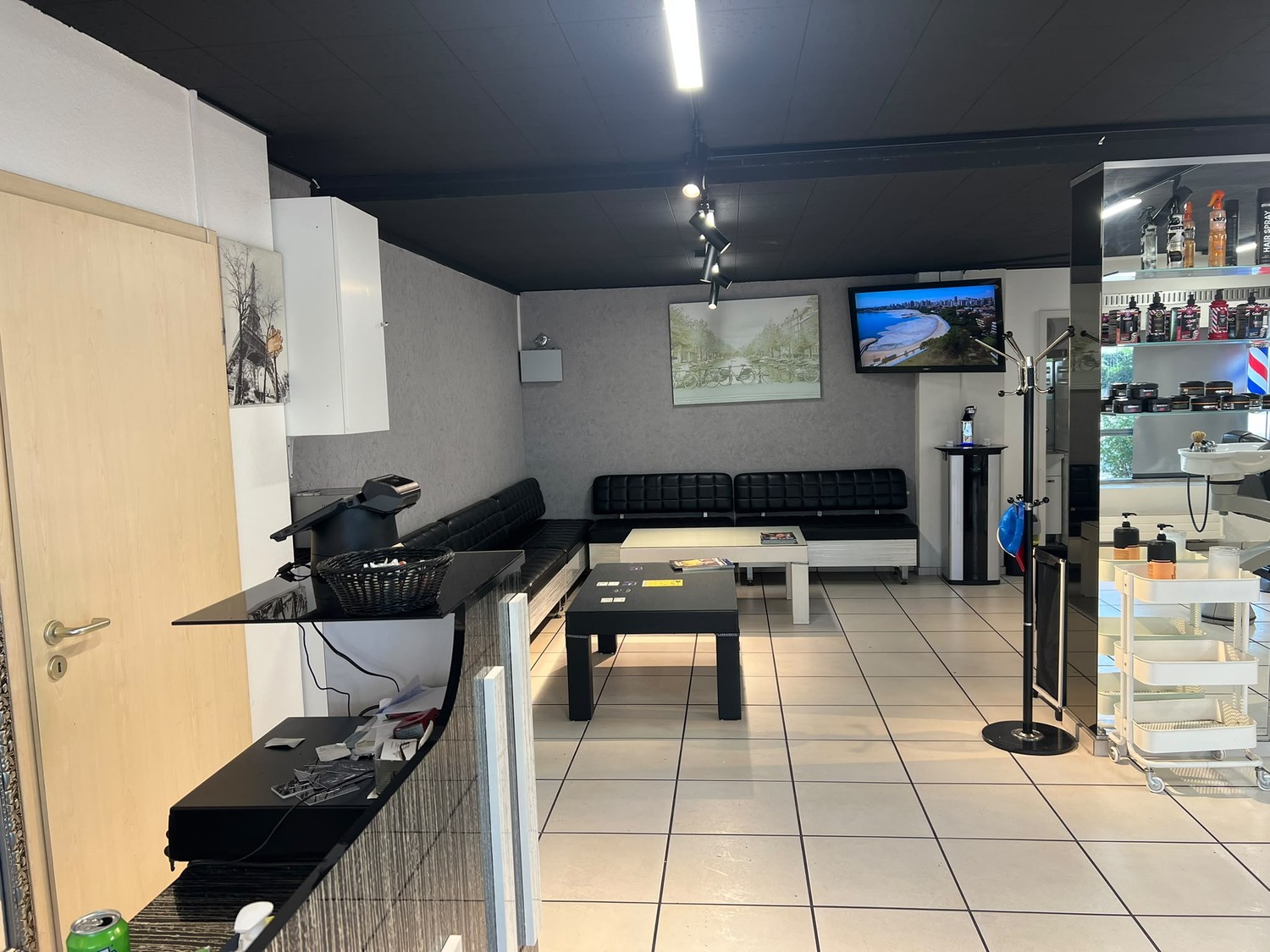 Commercial, Foto 2 von 3