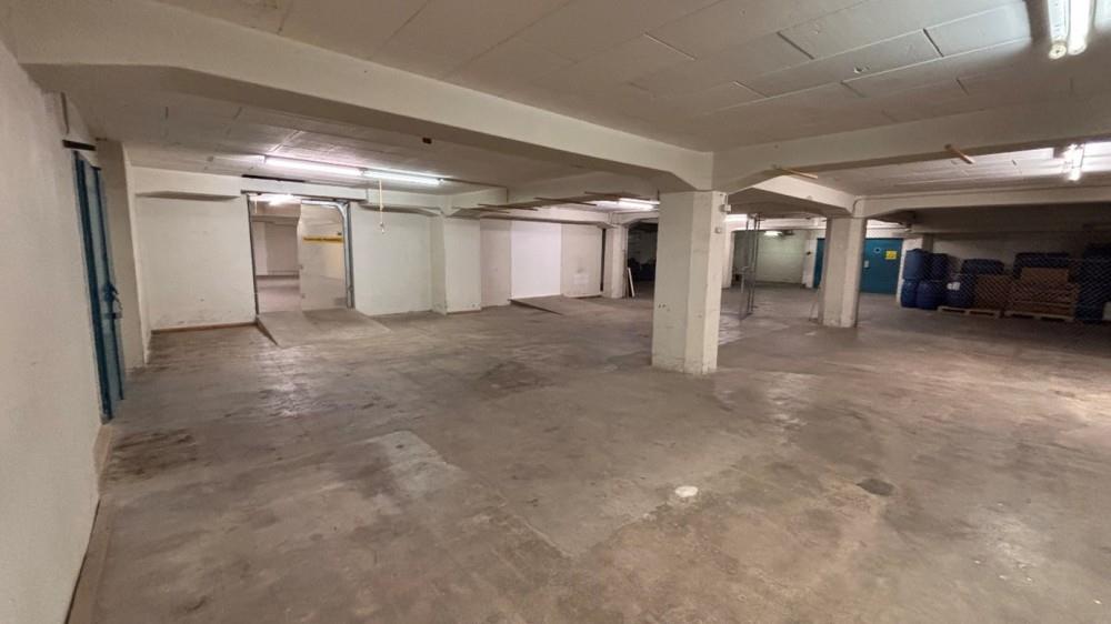 Local de stockage de 197m²