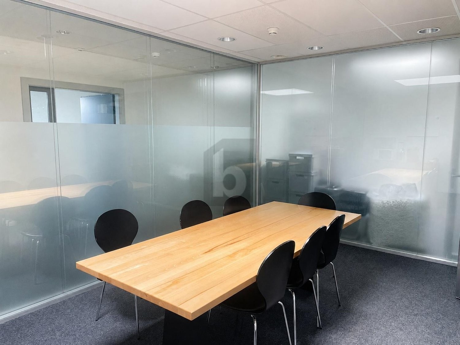 122m² office