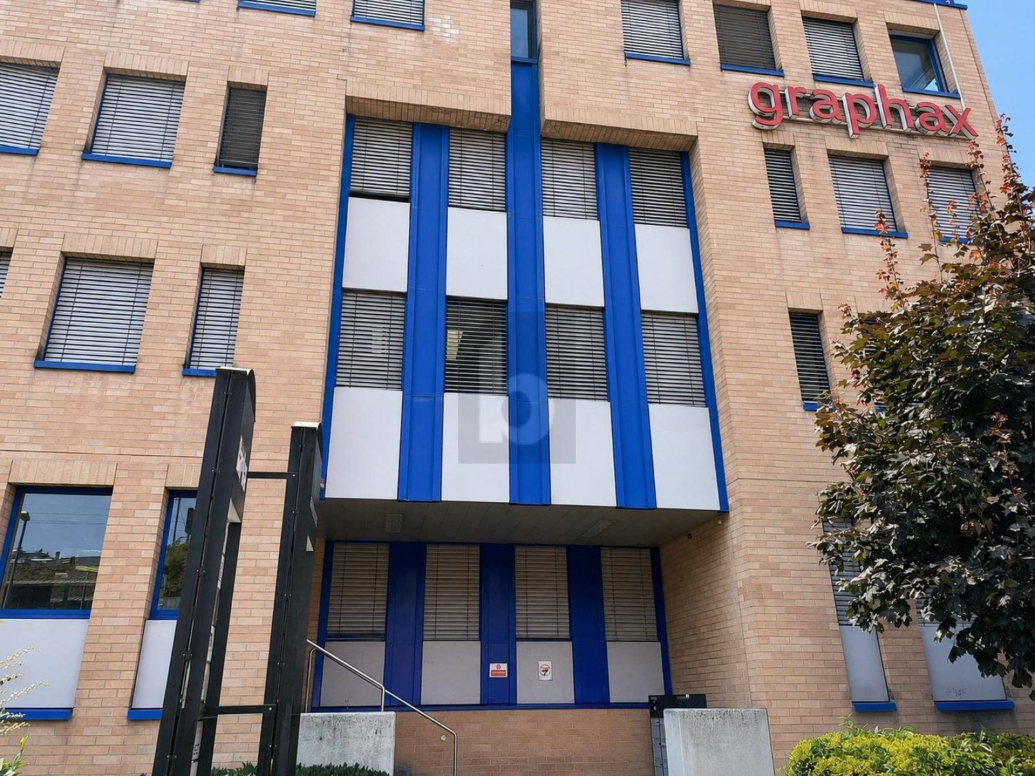 122m² office