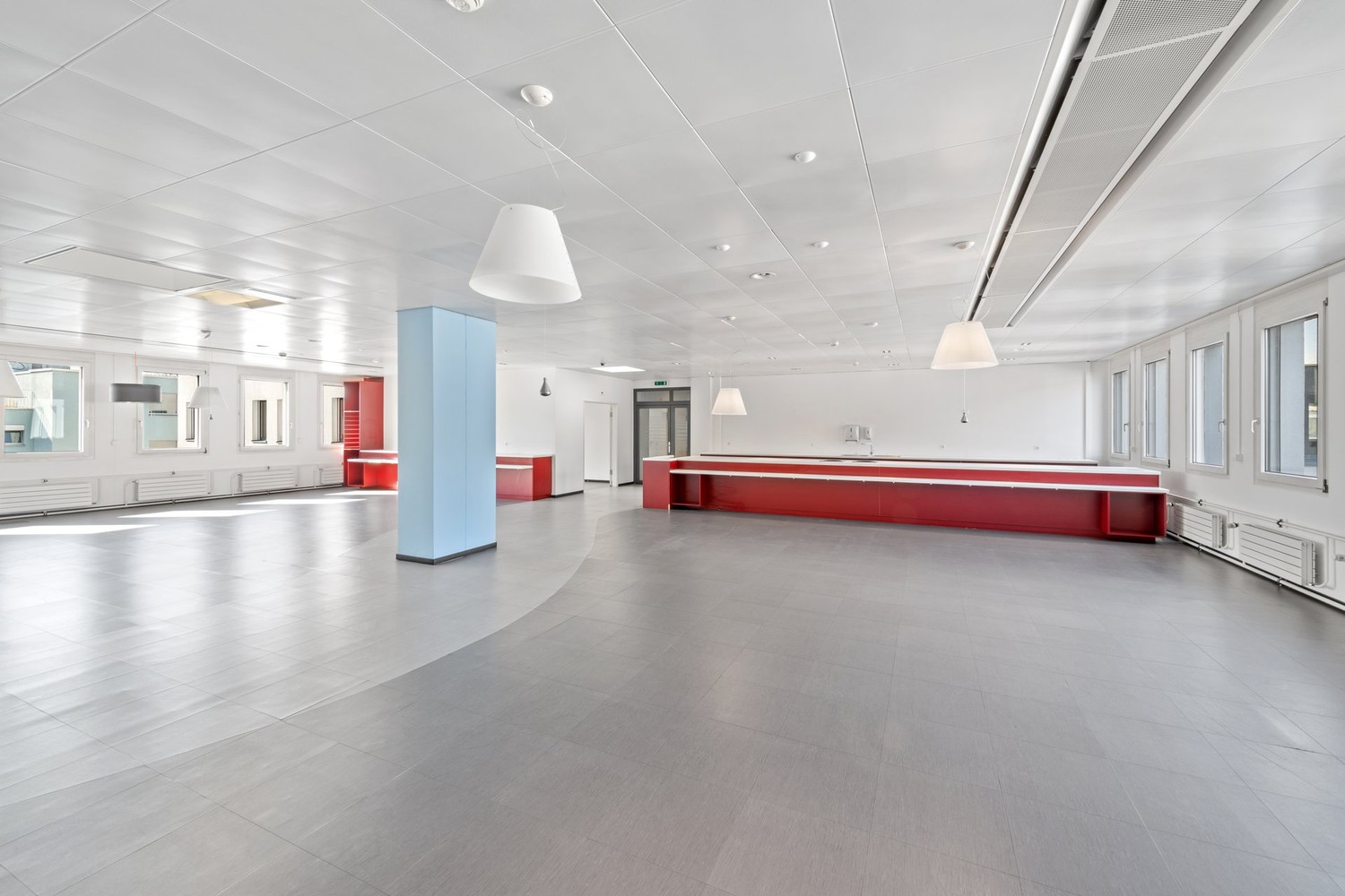 1195m² office