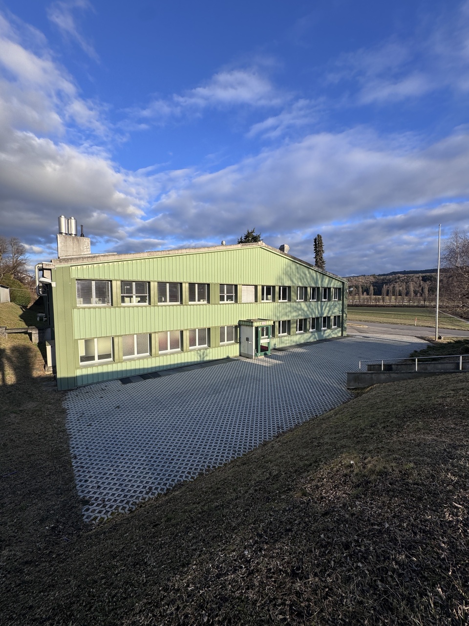 408m² office, photo 1 of 10