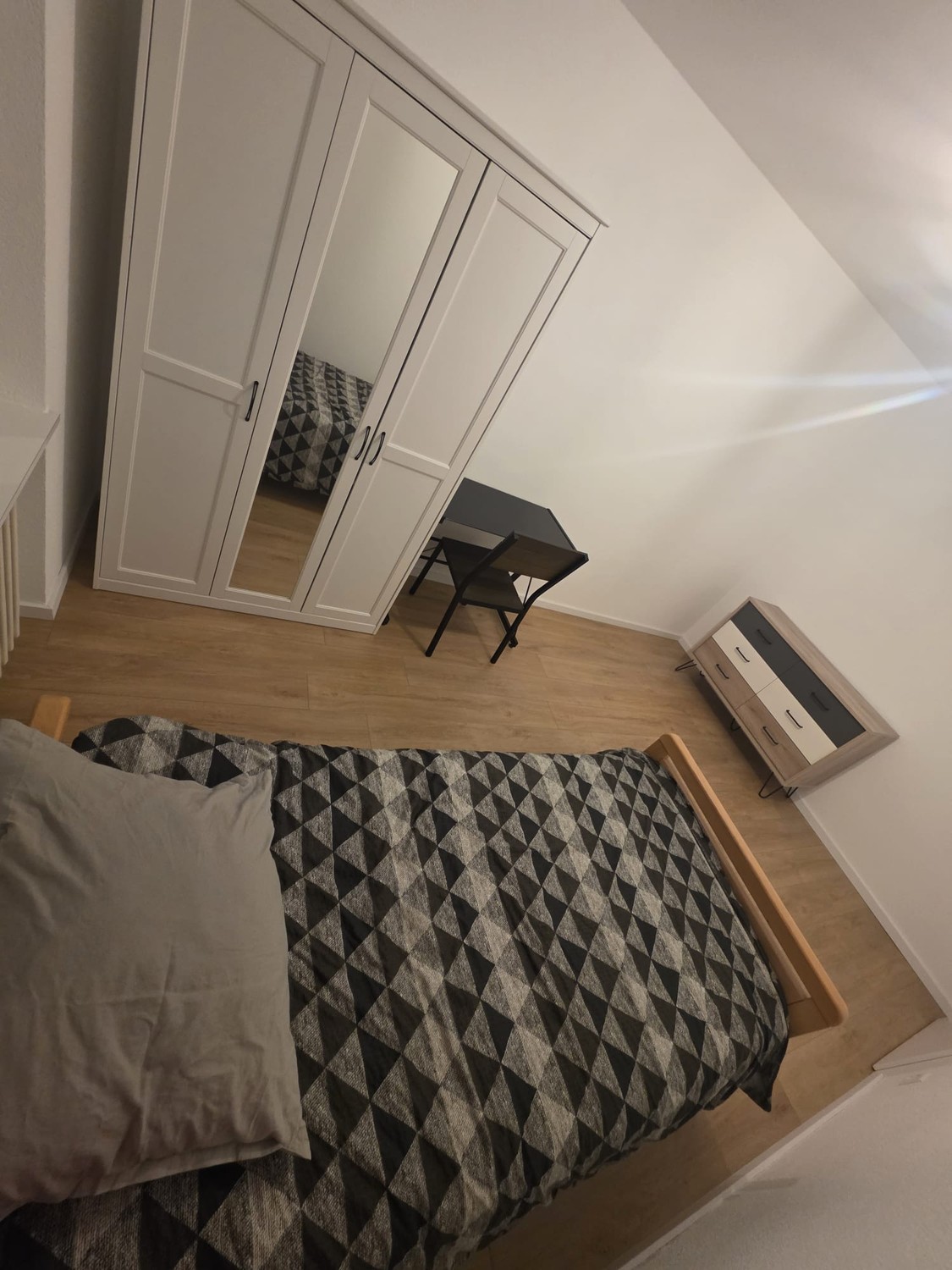 Chambre dans un appartement partagé