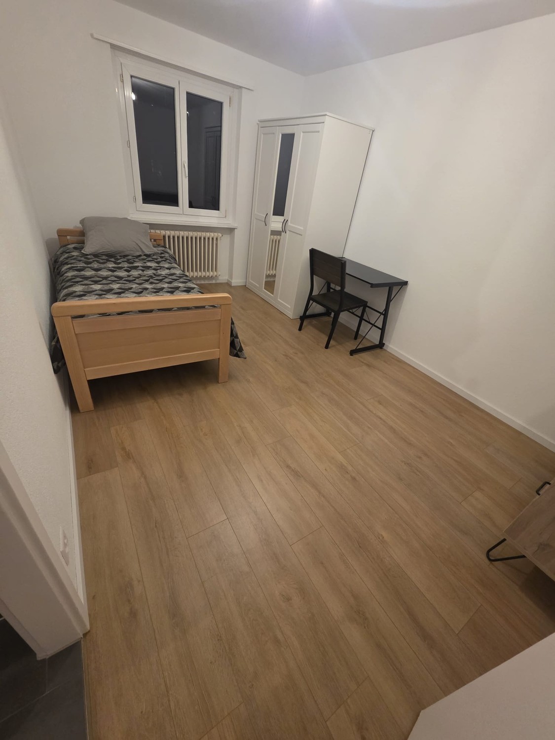 Chambre dans un appartement partagé
