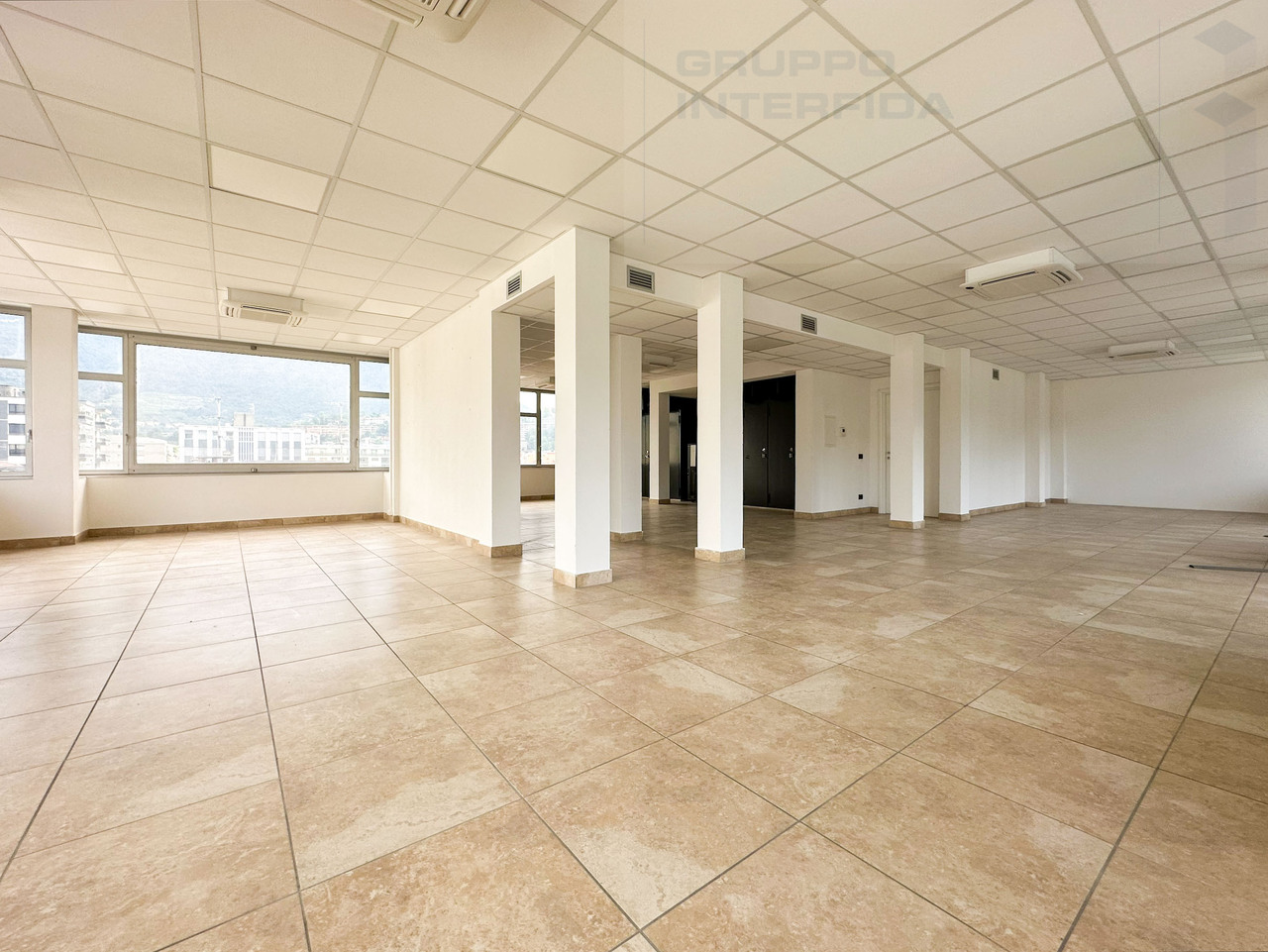 140m² office, Foto 1 von 8