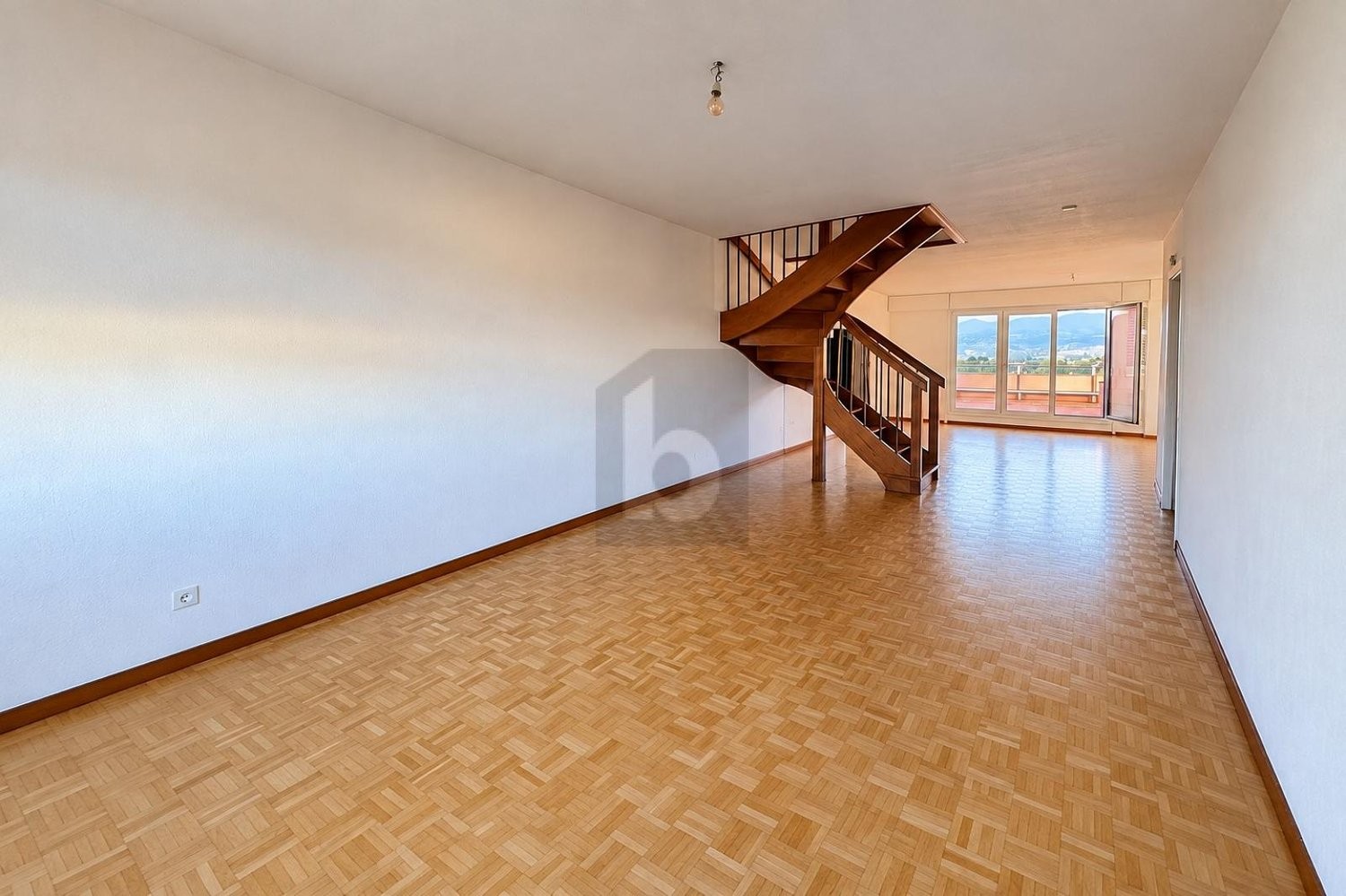 5-Zimmer-Attikawohnung, Foto 1 von 4