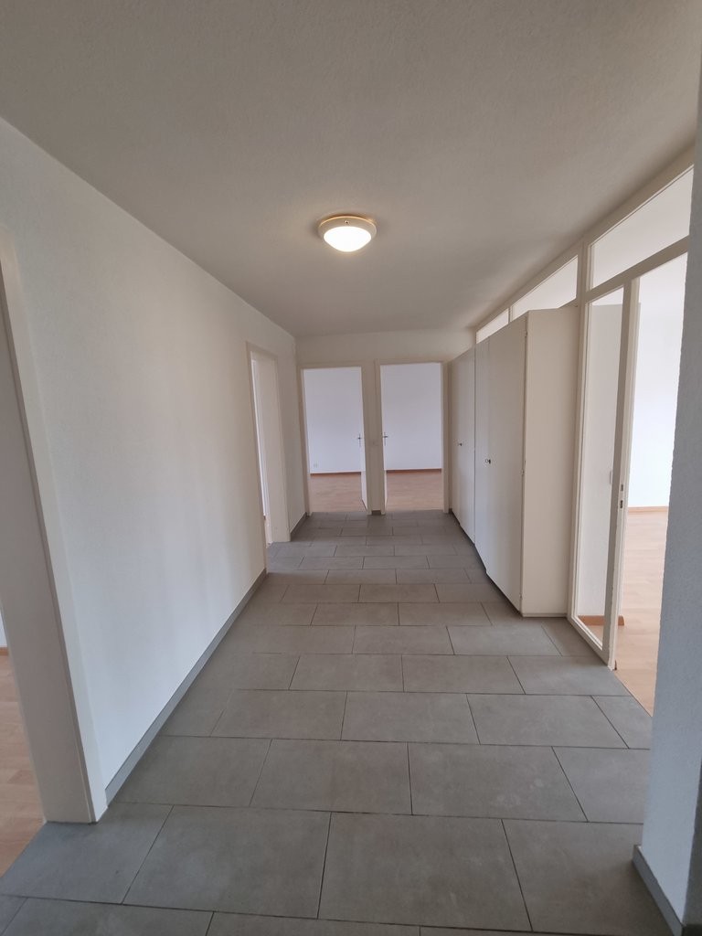 5 rooms apartment