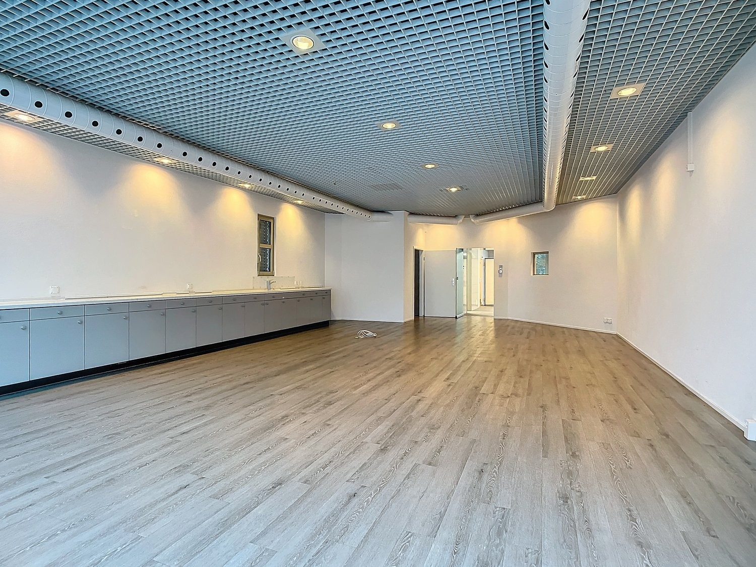 90m² shop, Foto 2 von 7