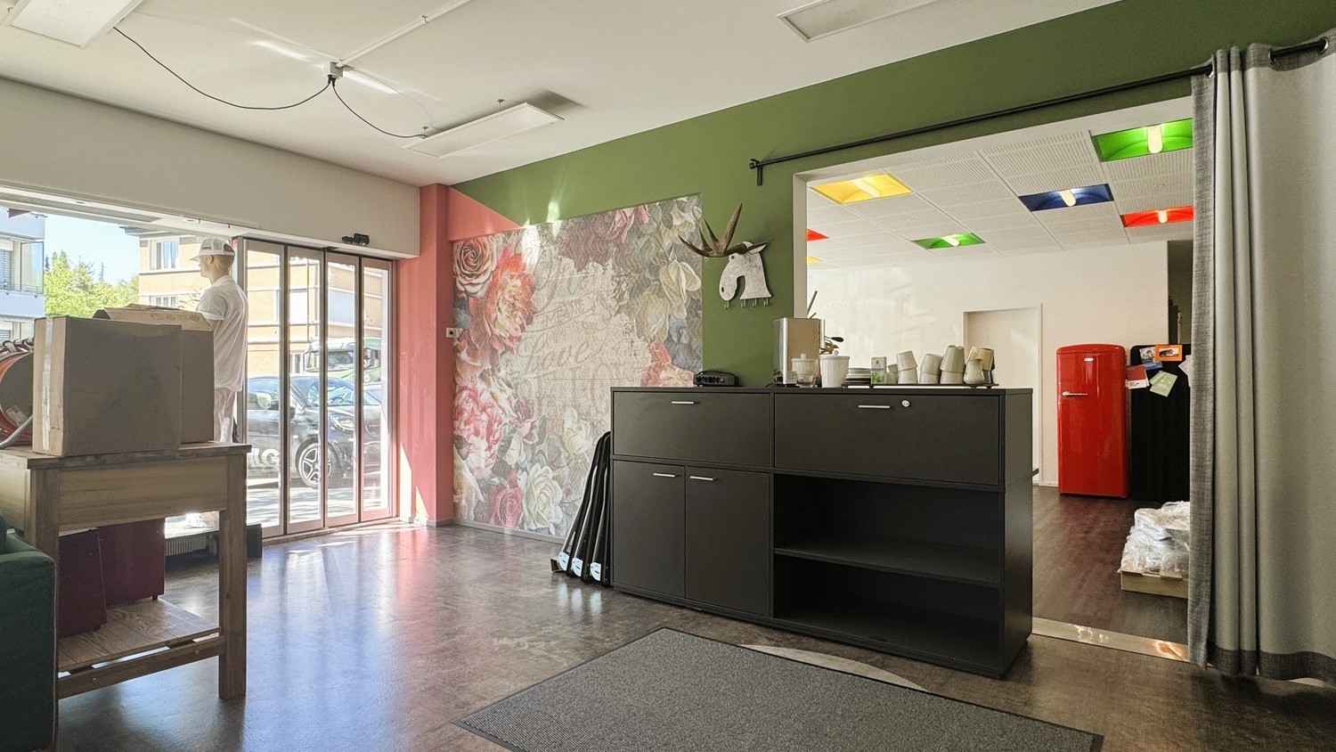 195m² commercial