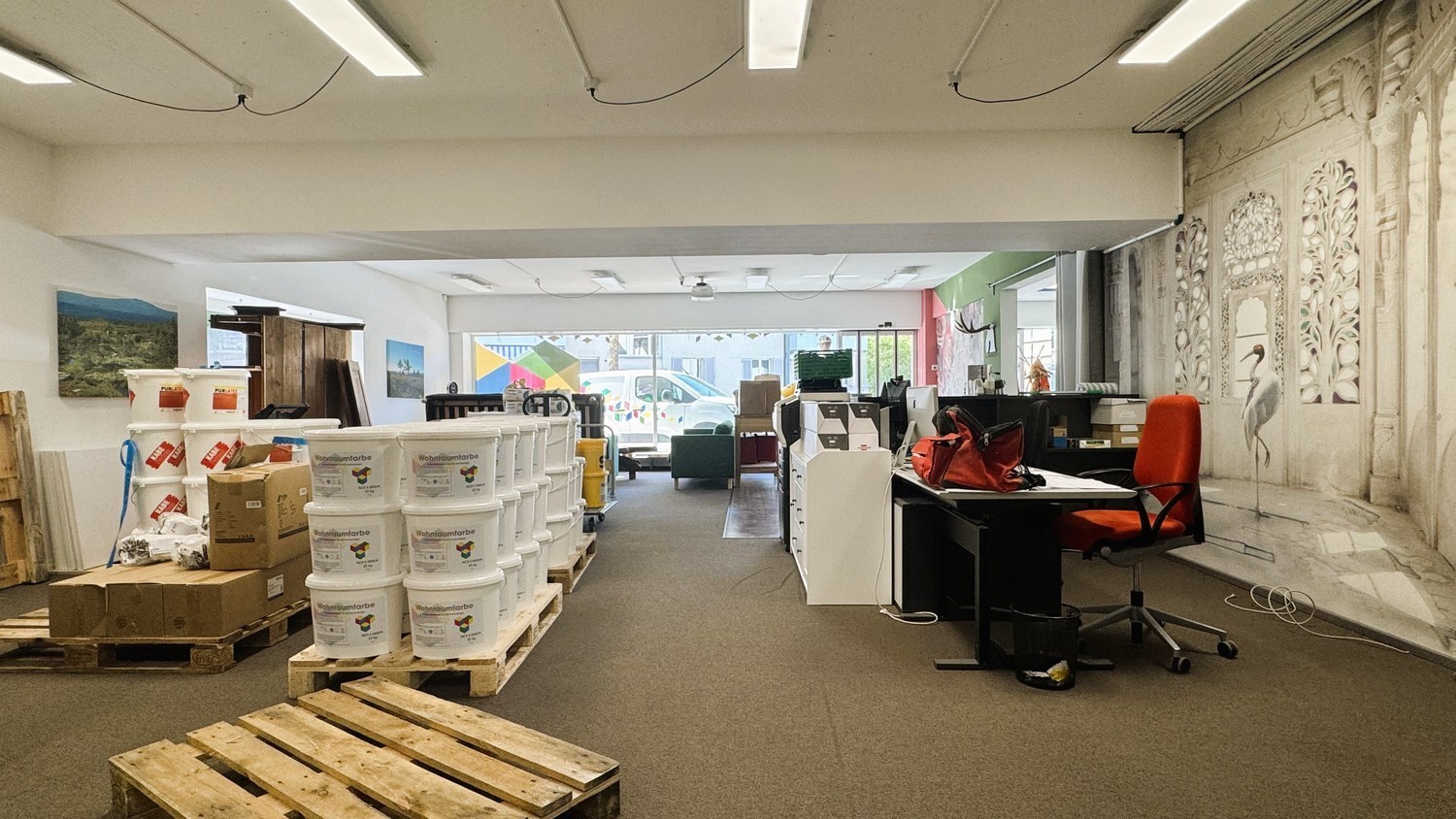 195m² commercial