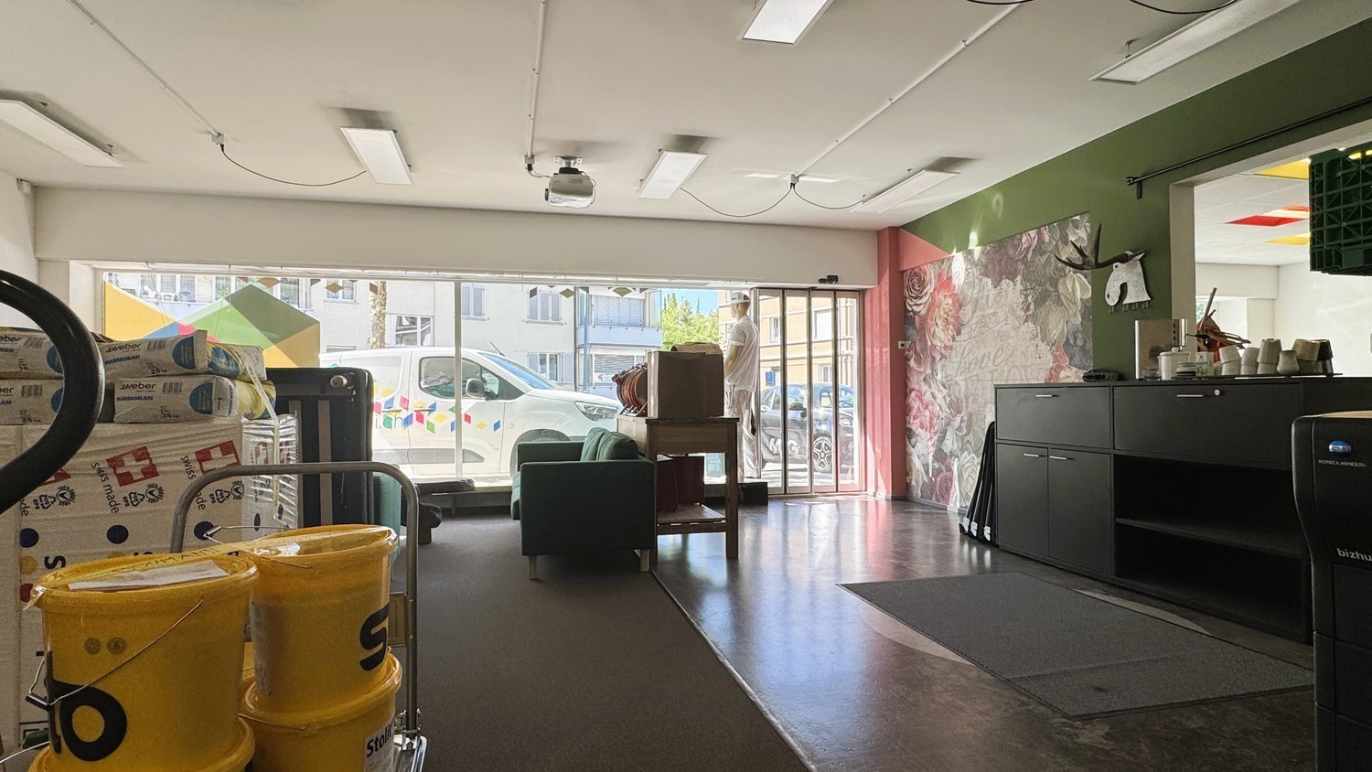 195m² commercial