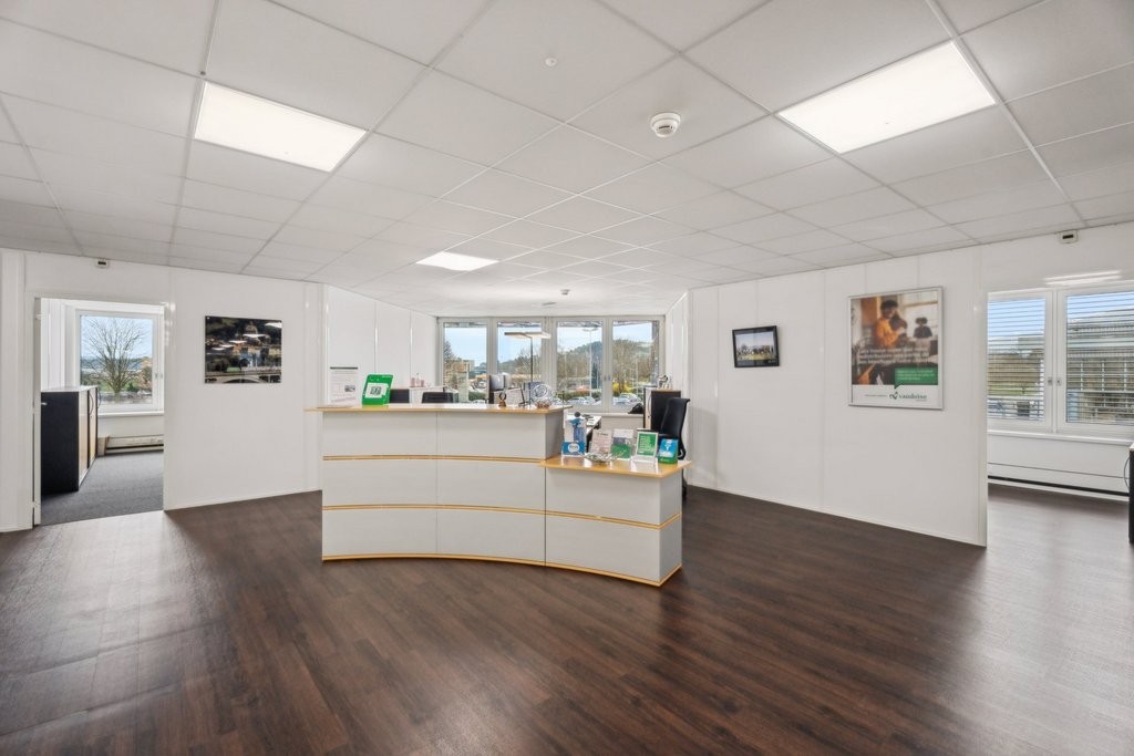698m² office, Foto 2 von 10