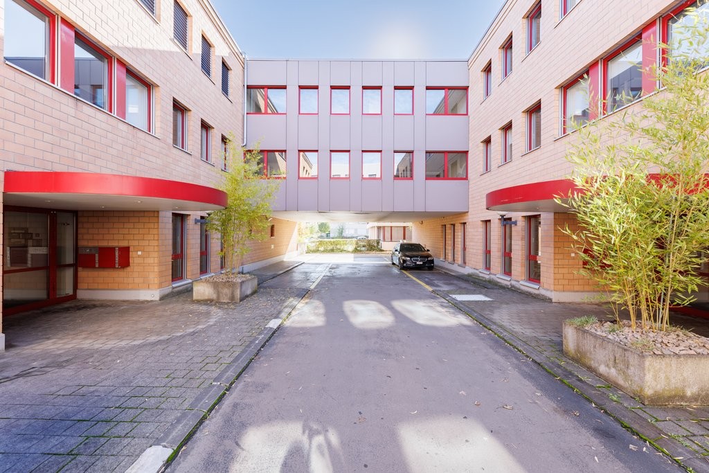 3377m² office, photo 2 of 6