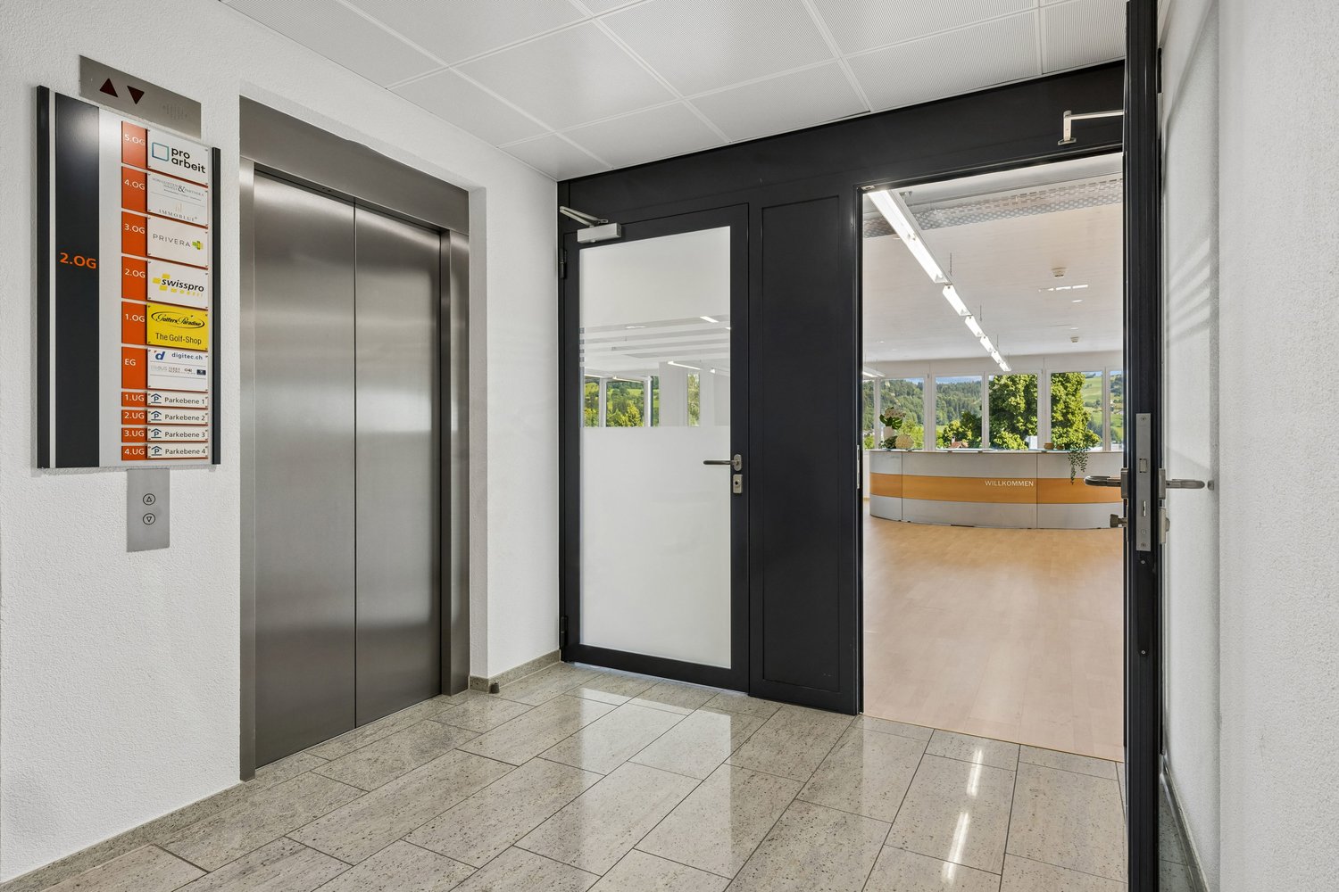 549m² office, Foto 1 von 10