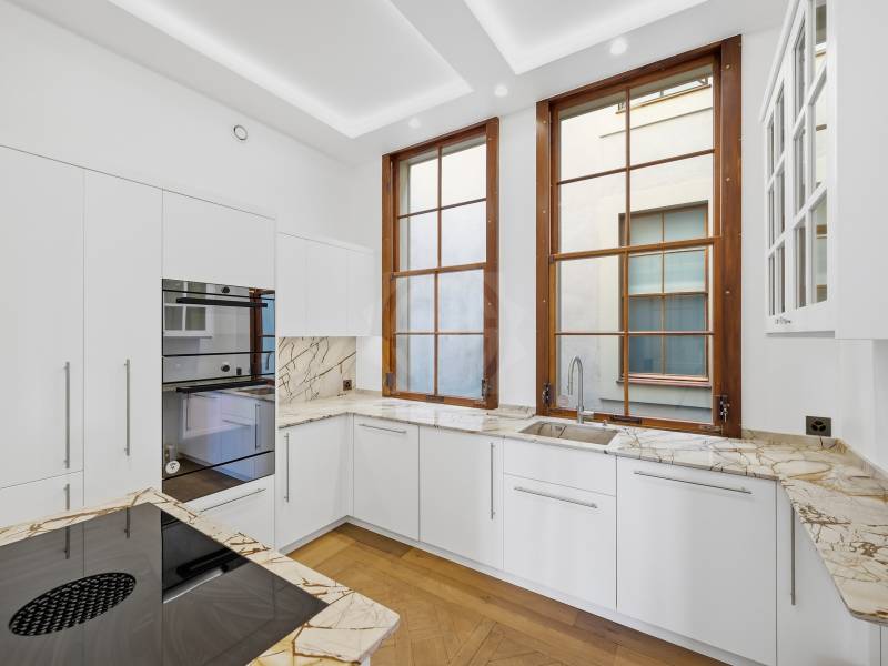 6 rooms apartment