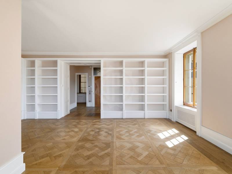 6 rooms apartment