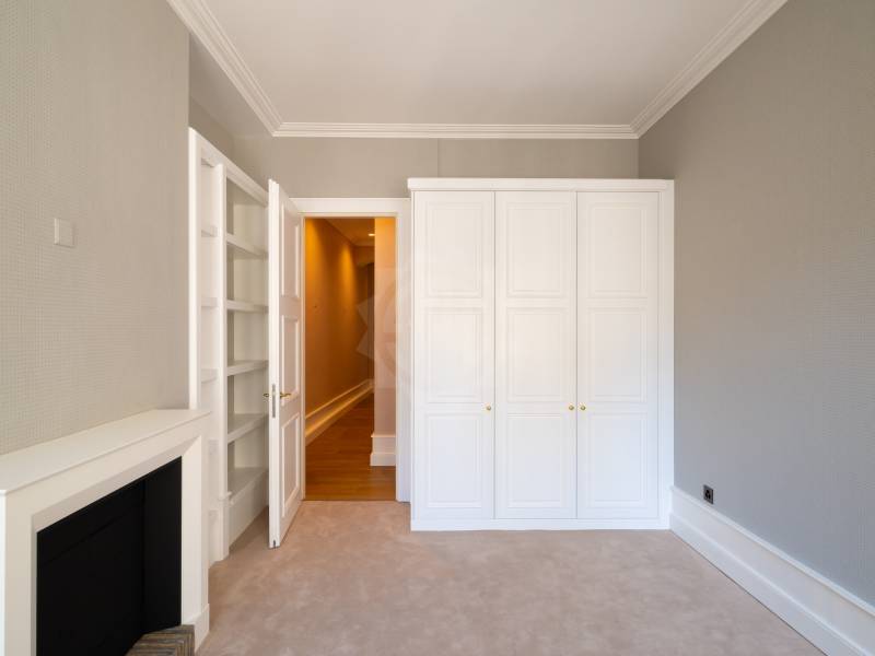 6 rooms apartment