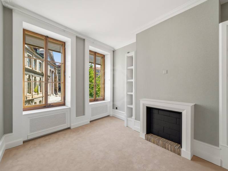 6 rooms apartment