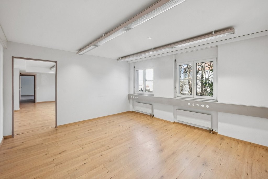 95m² office