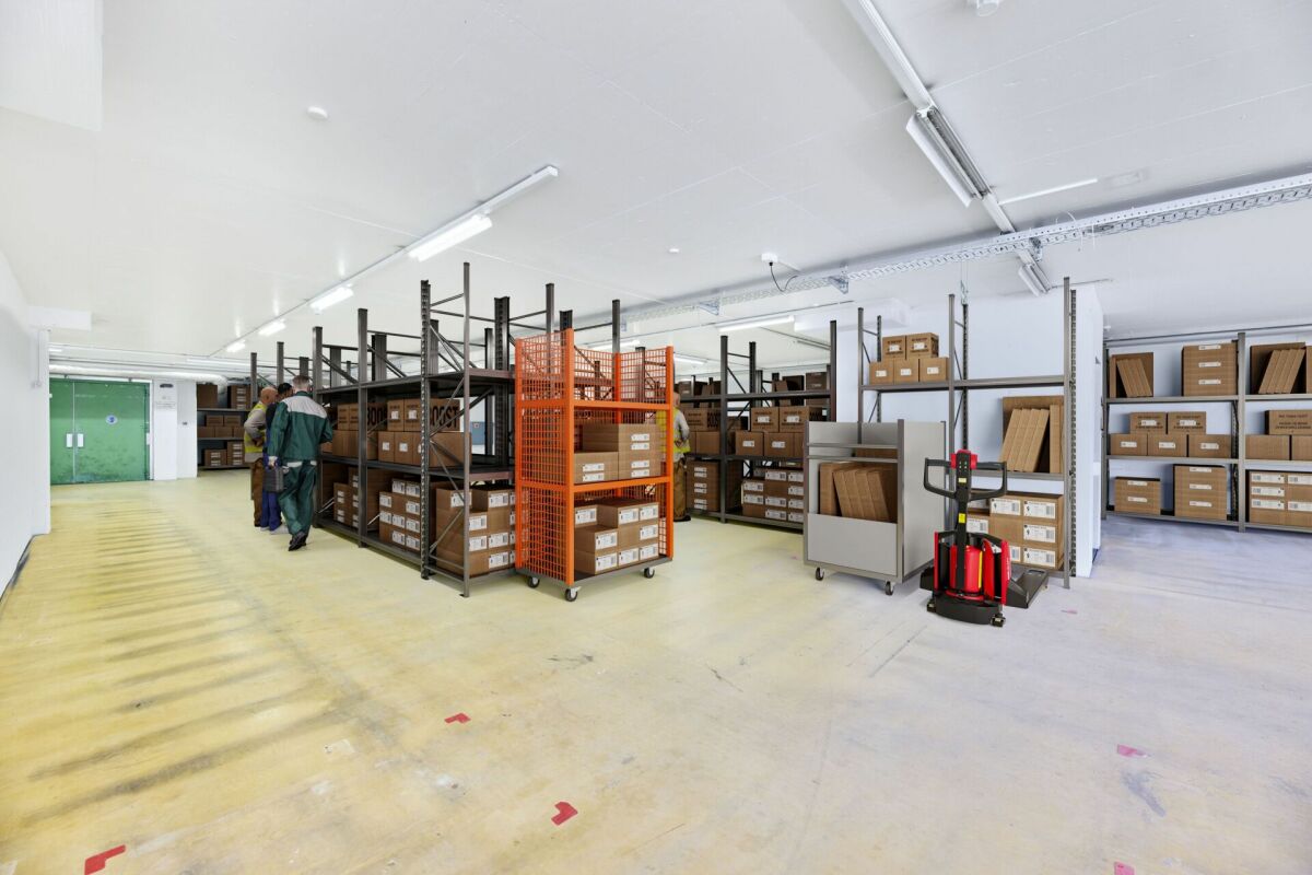 832m² commercial, Foto 1 von 10