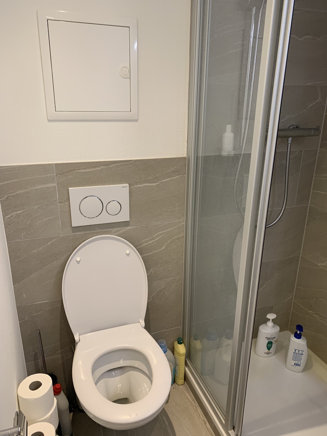 Chambre dans un appartement partagé