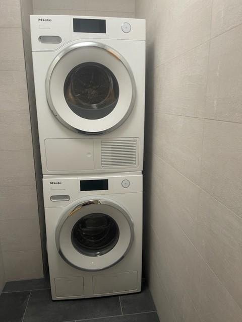 5 rooms apartment