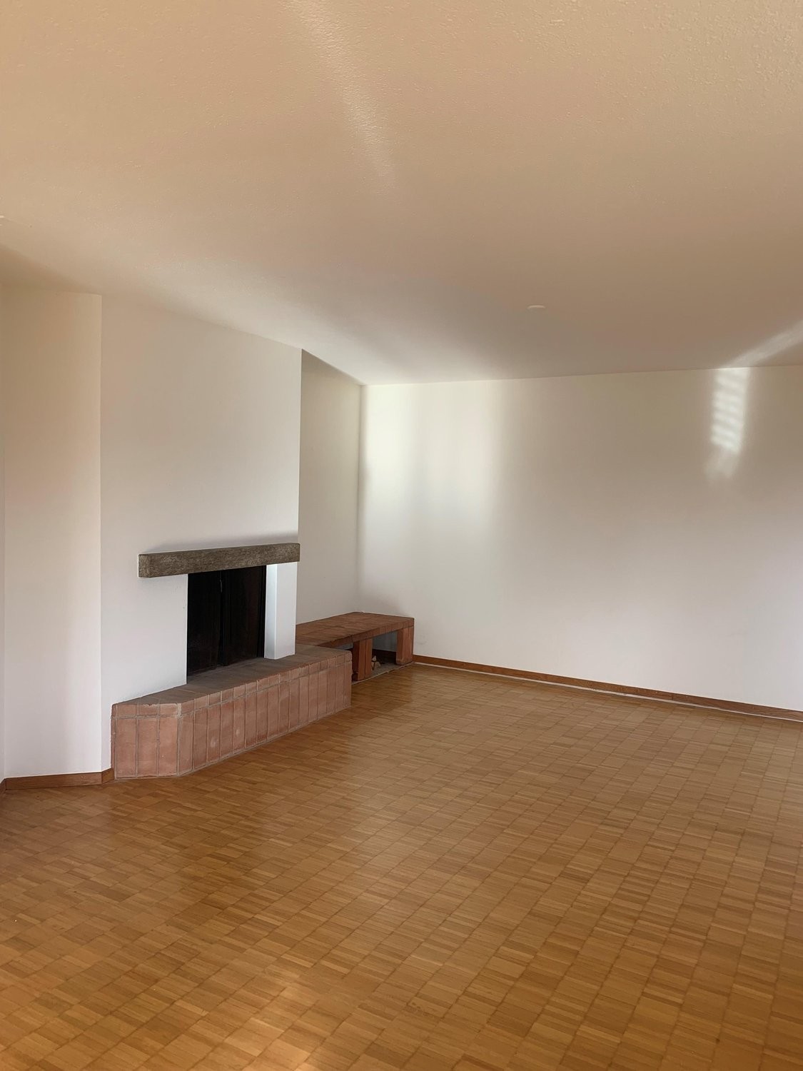 5 rooms apartment