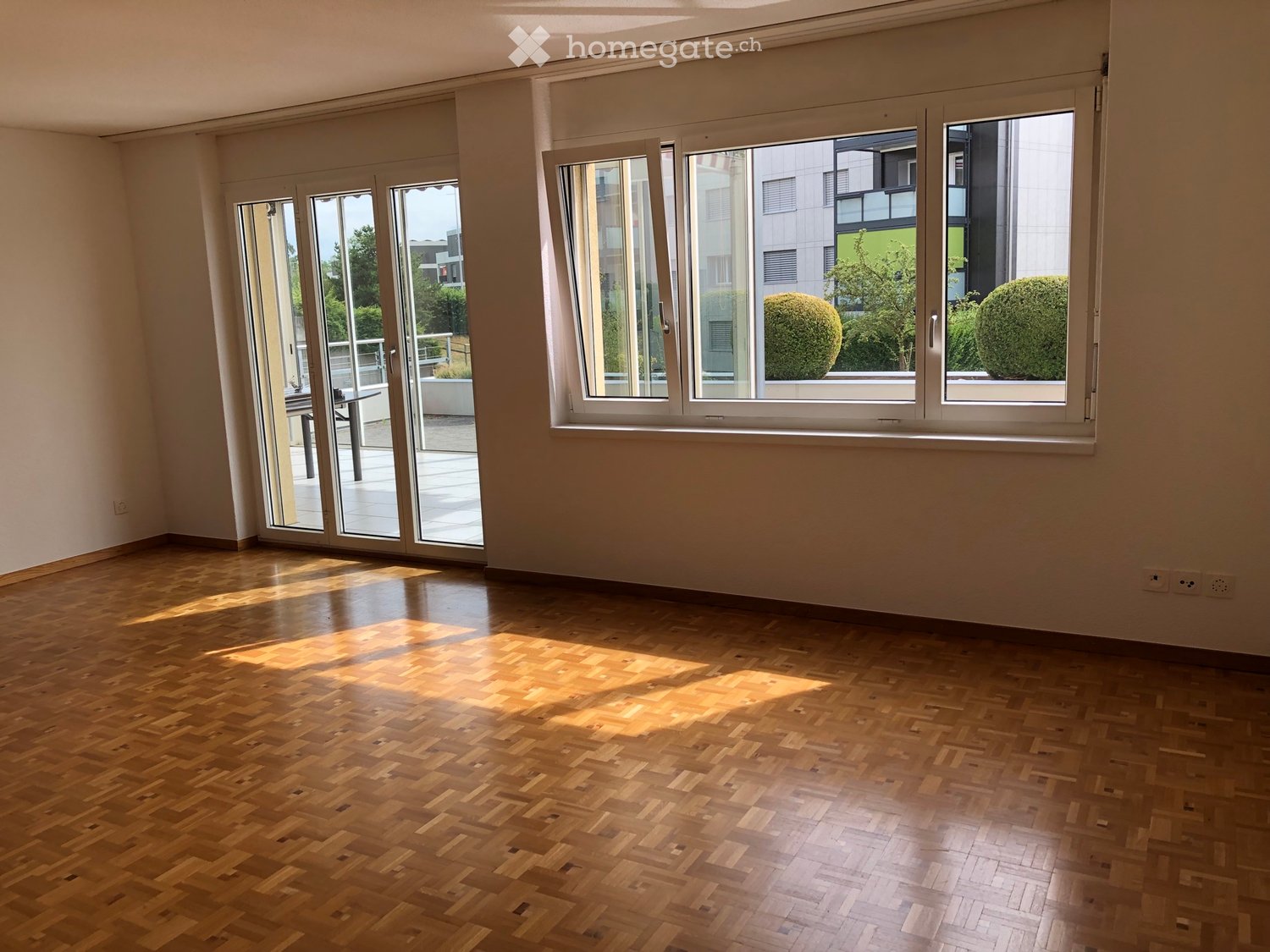4 ½ room apartment
Apartment on the 1st floor
Balcony with pergola
Private laundry room
Private garage, photo 4 of 5