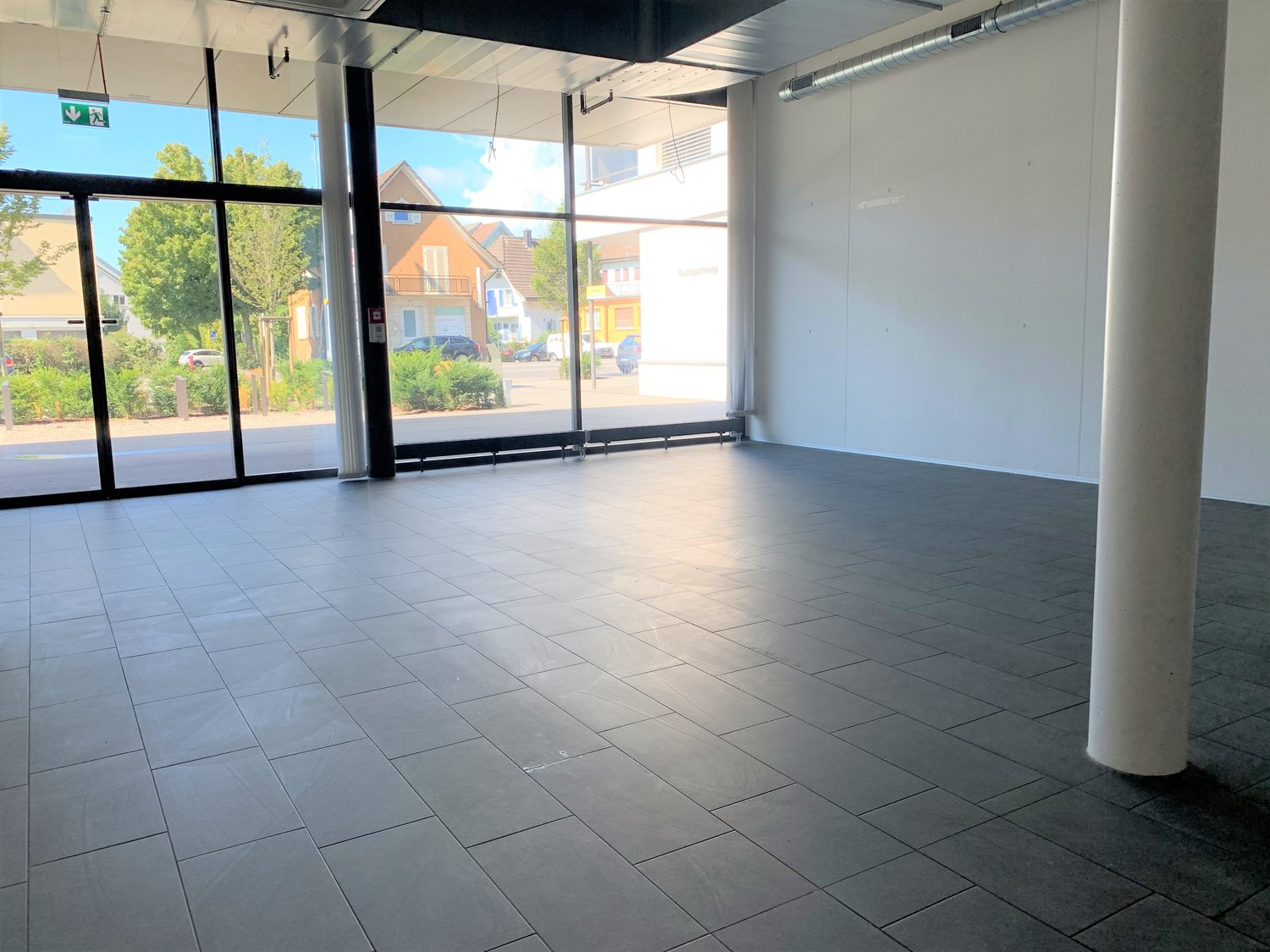 170m² centre commercial, photo 5 sur 9