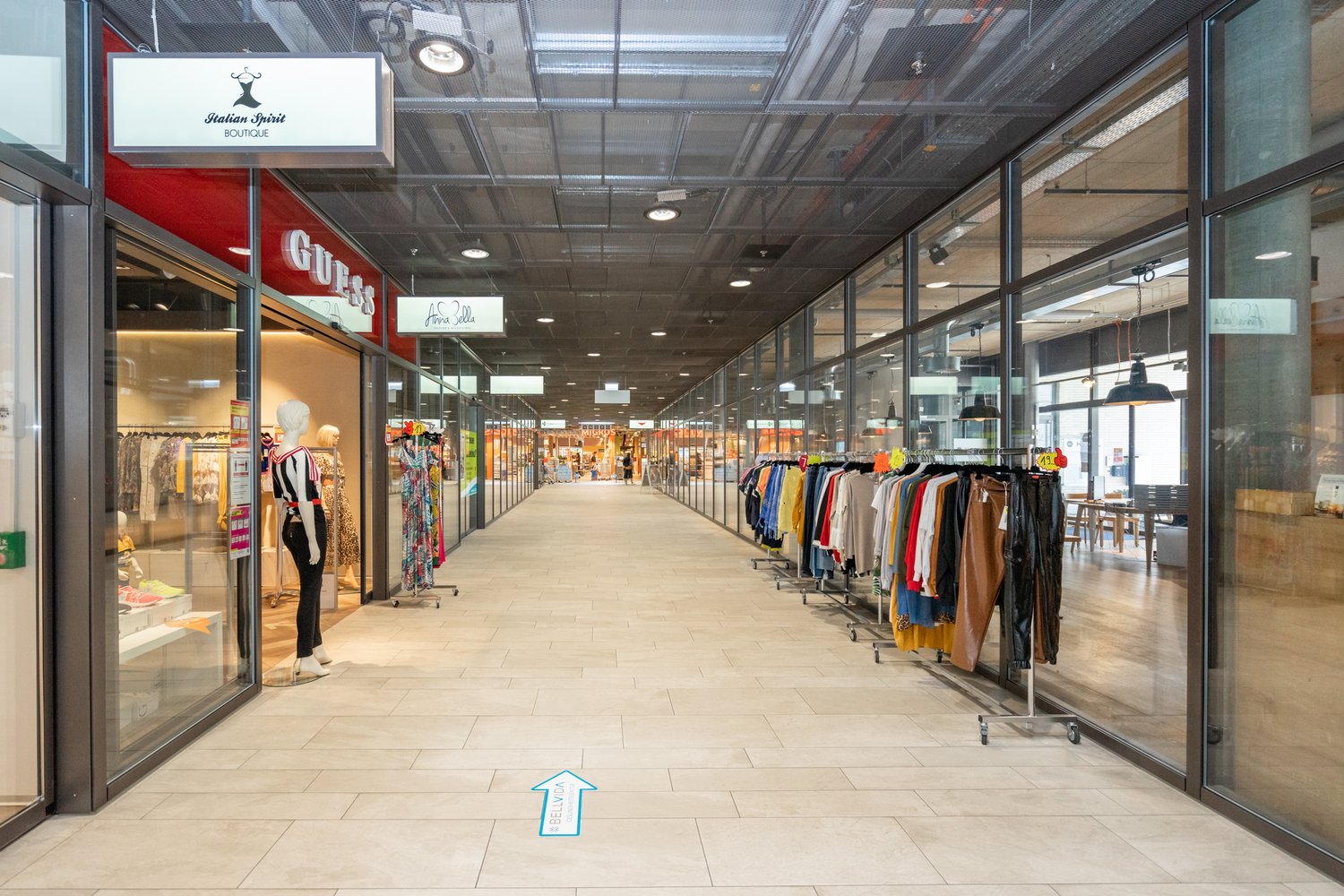 170m² centre commercial, photo 8 sur 9