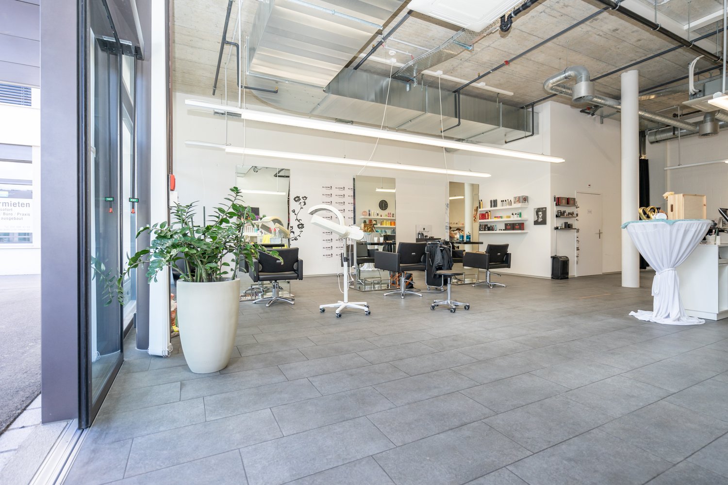 170m² centre commercial, photo 9 sur 9