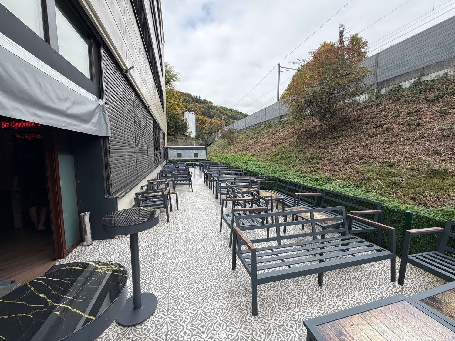 550m² bar, Foto 2 von 8