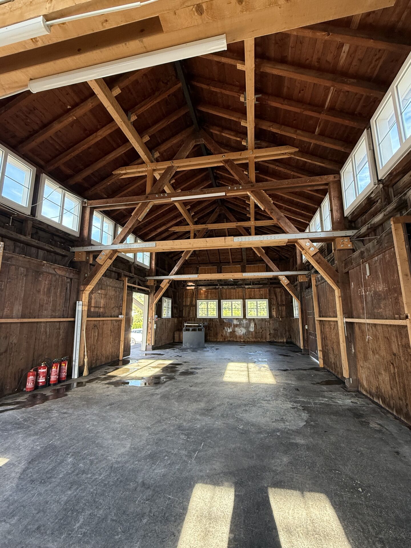 140m² storage room