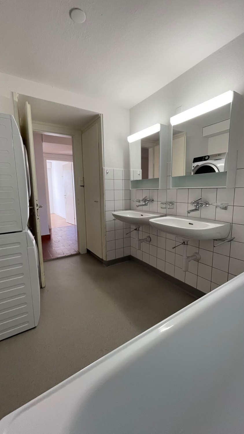 5 rooms apartment