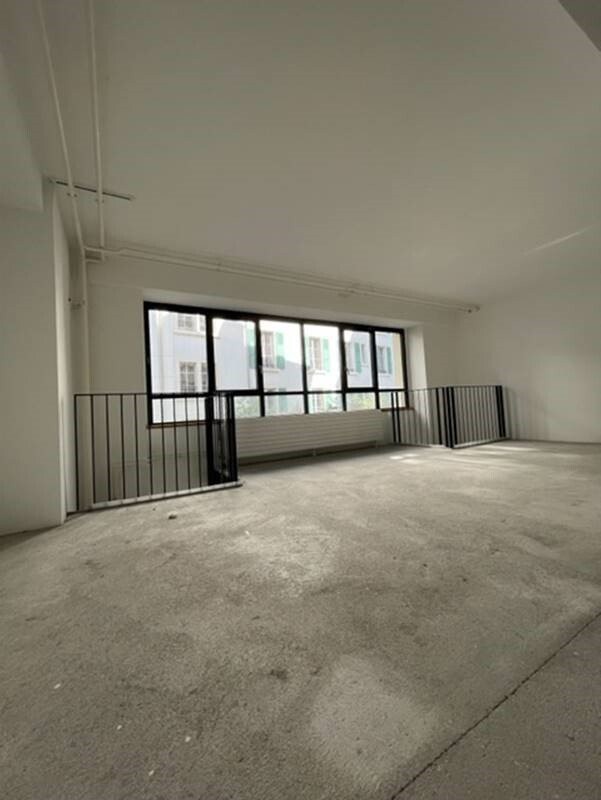 87m² arcade