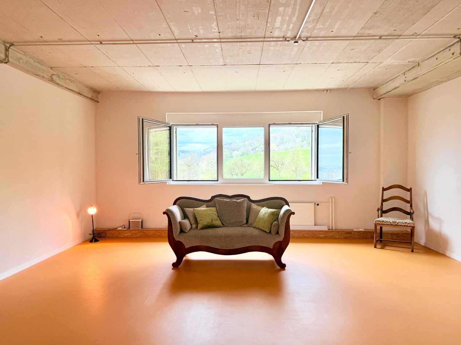 38m² commercial