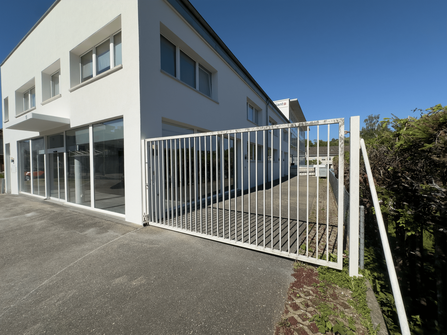 406m² commercial