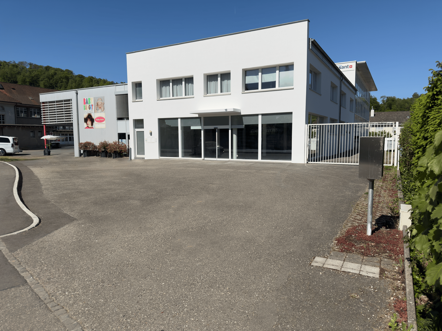 406m² commercial