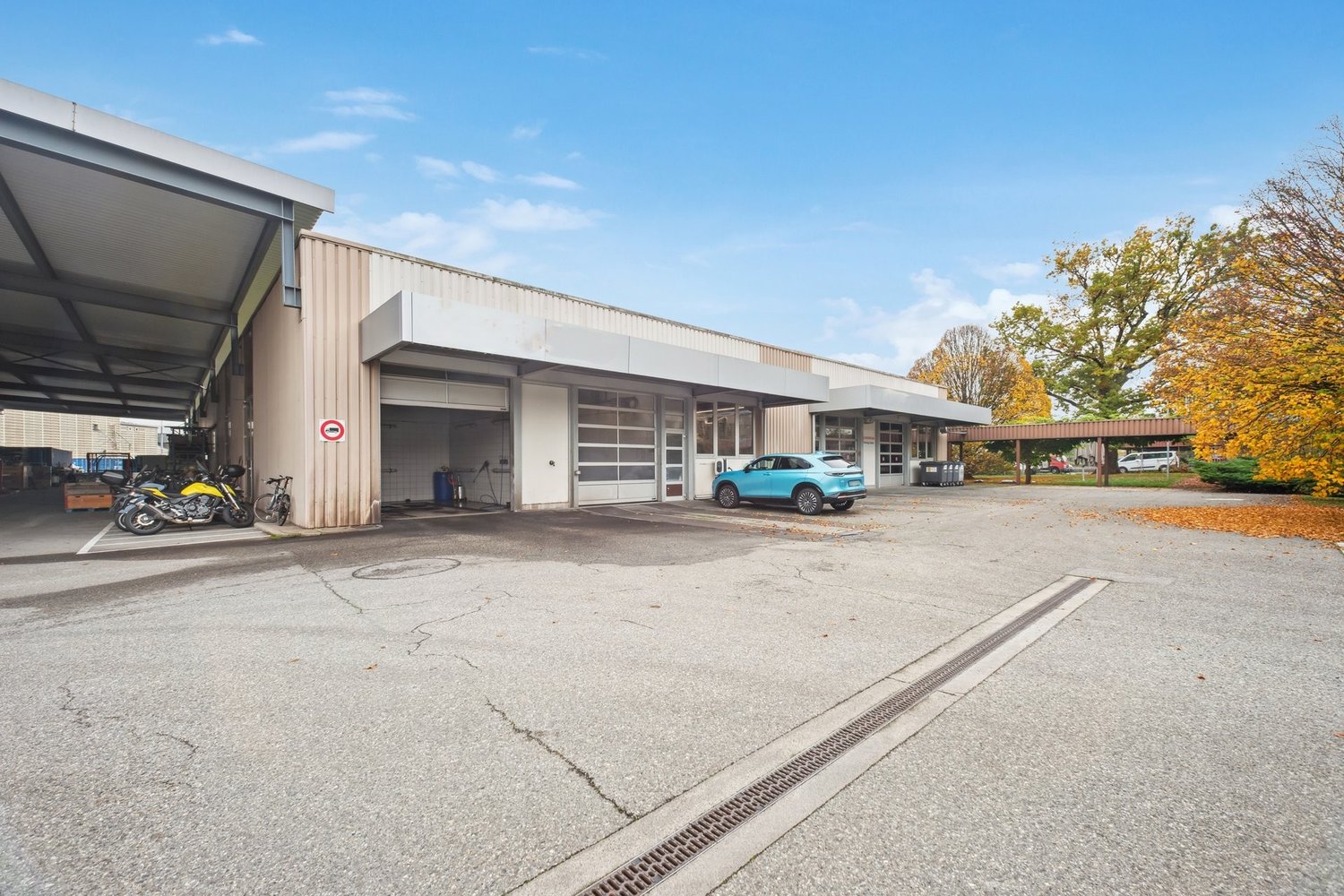 1940m² Industrieobjekt, Foto 2 von 5