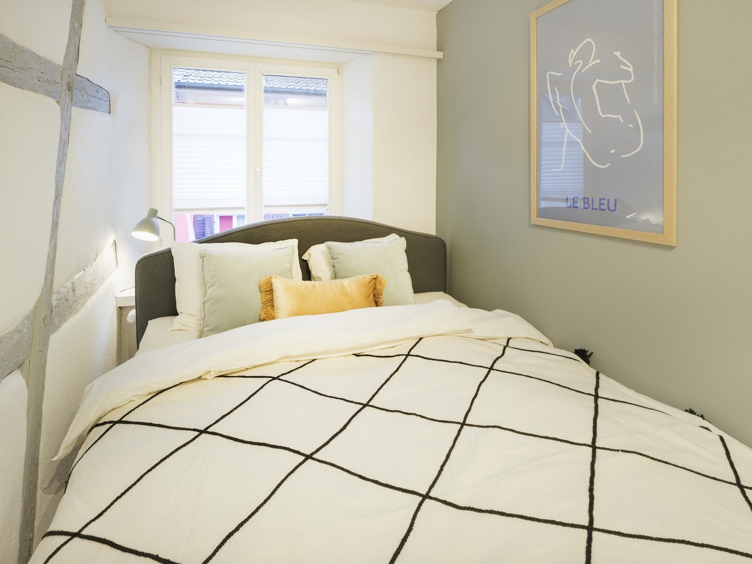 2 rooms furnished flat