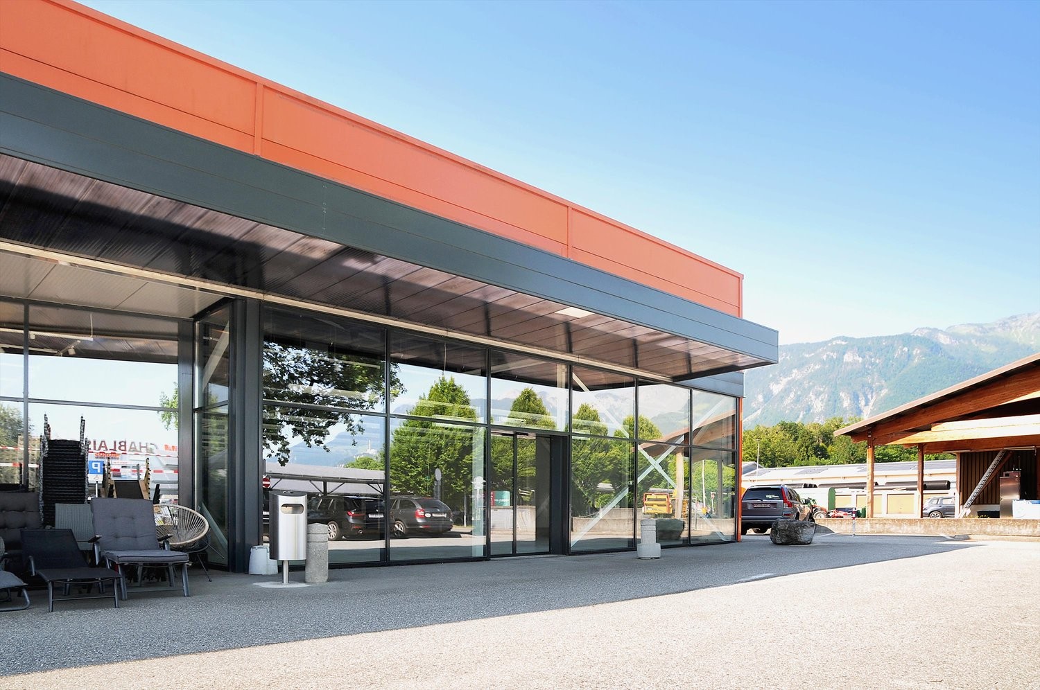 743m² shop, Foto 1 von 4