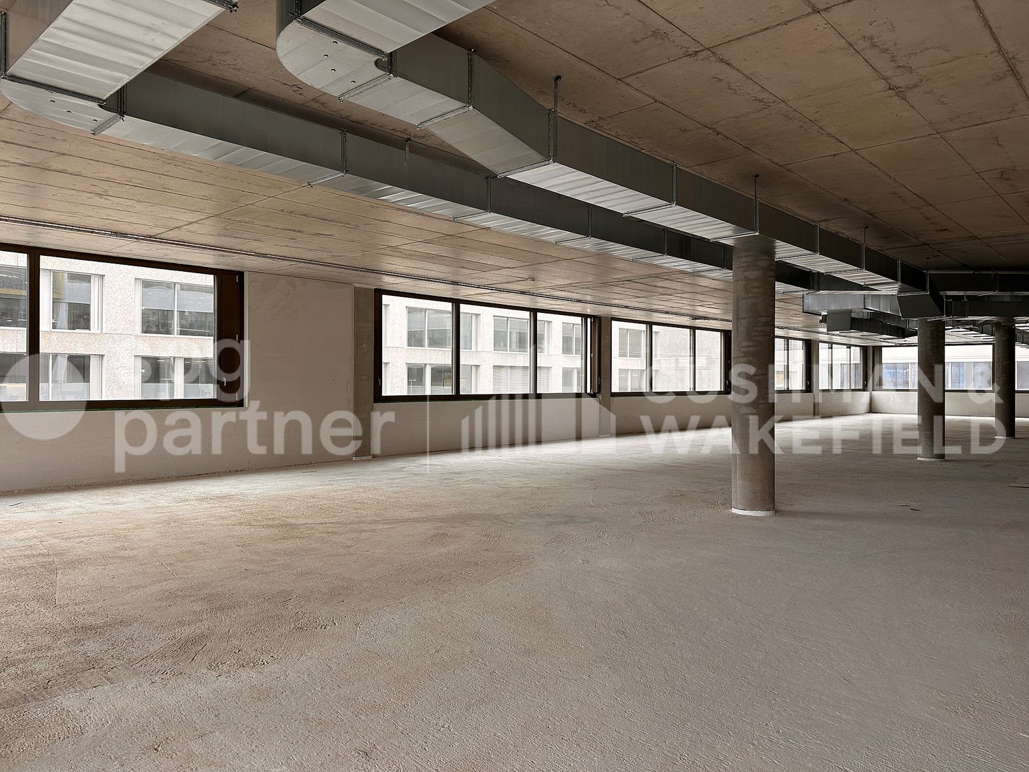 700m² commercial