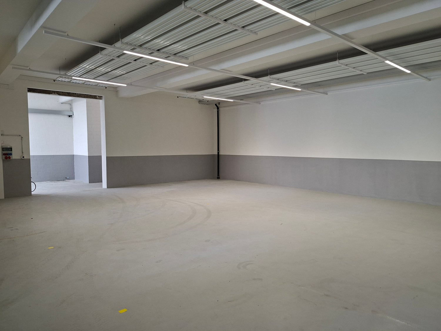 95m² industrial object, Foto 1 von 5