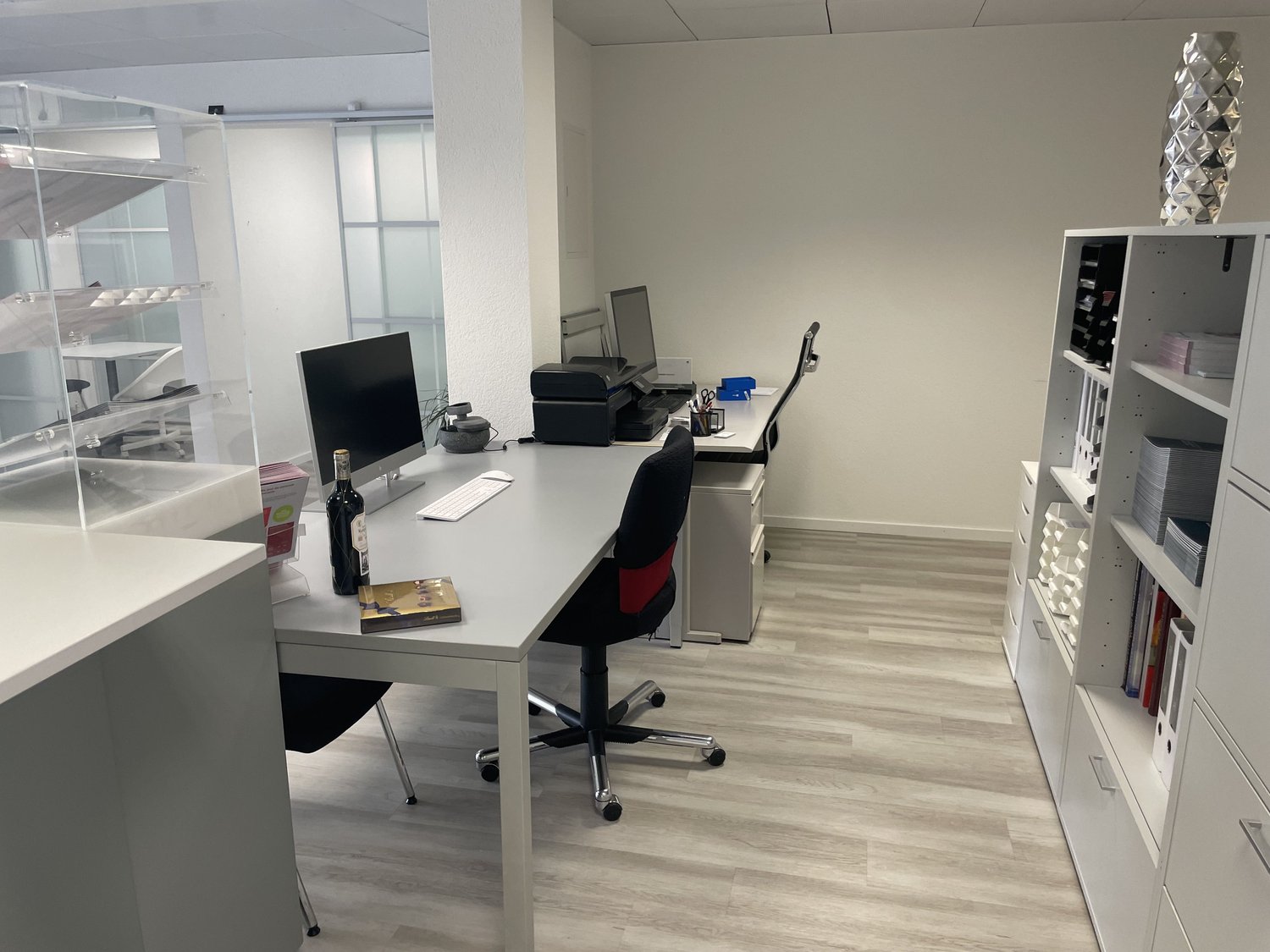 112m² shop