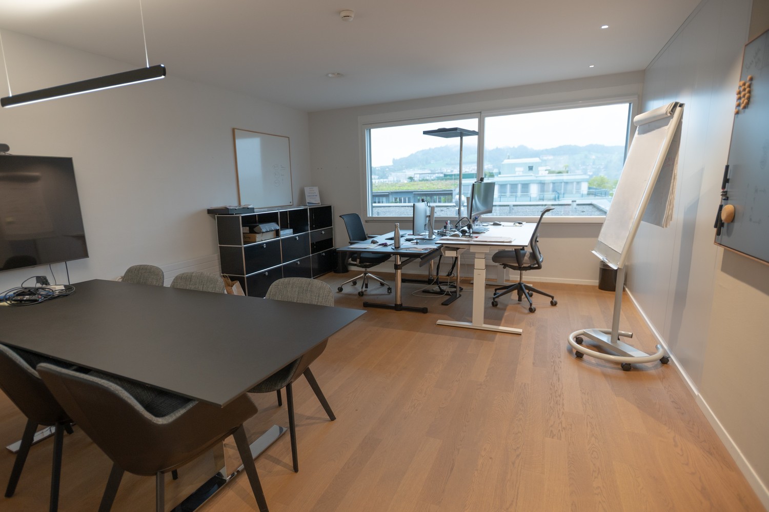 1030m² commercial